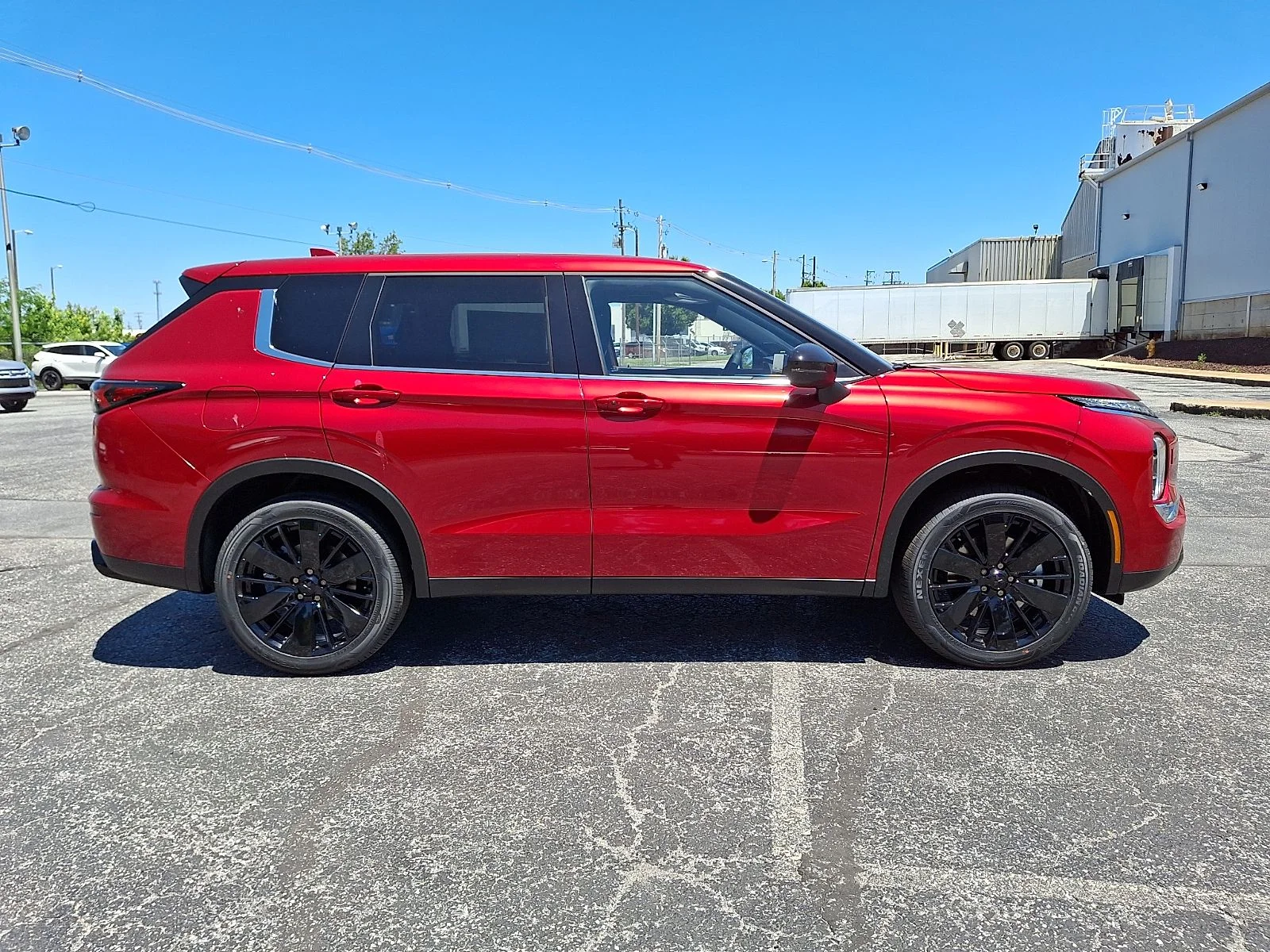New 2026 Red Mitsubishi LE image 8