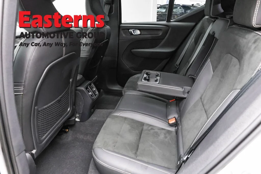 Used 2023 White Volvo Twin Plus image 19