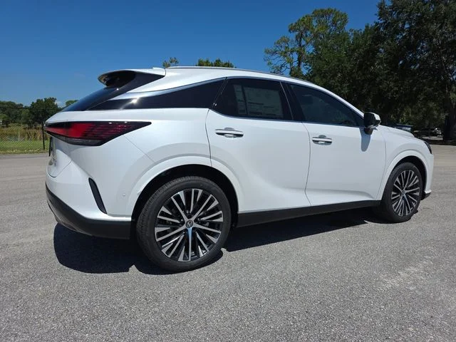 New 2026 Eminent White Pearl Lexus PREMIUM PLUS image 3