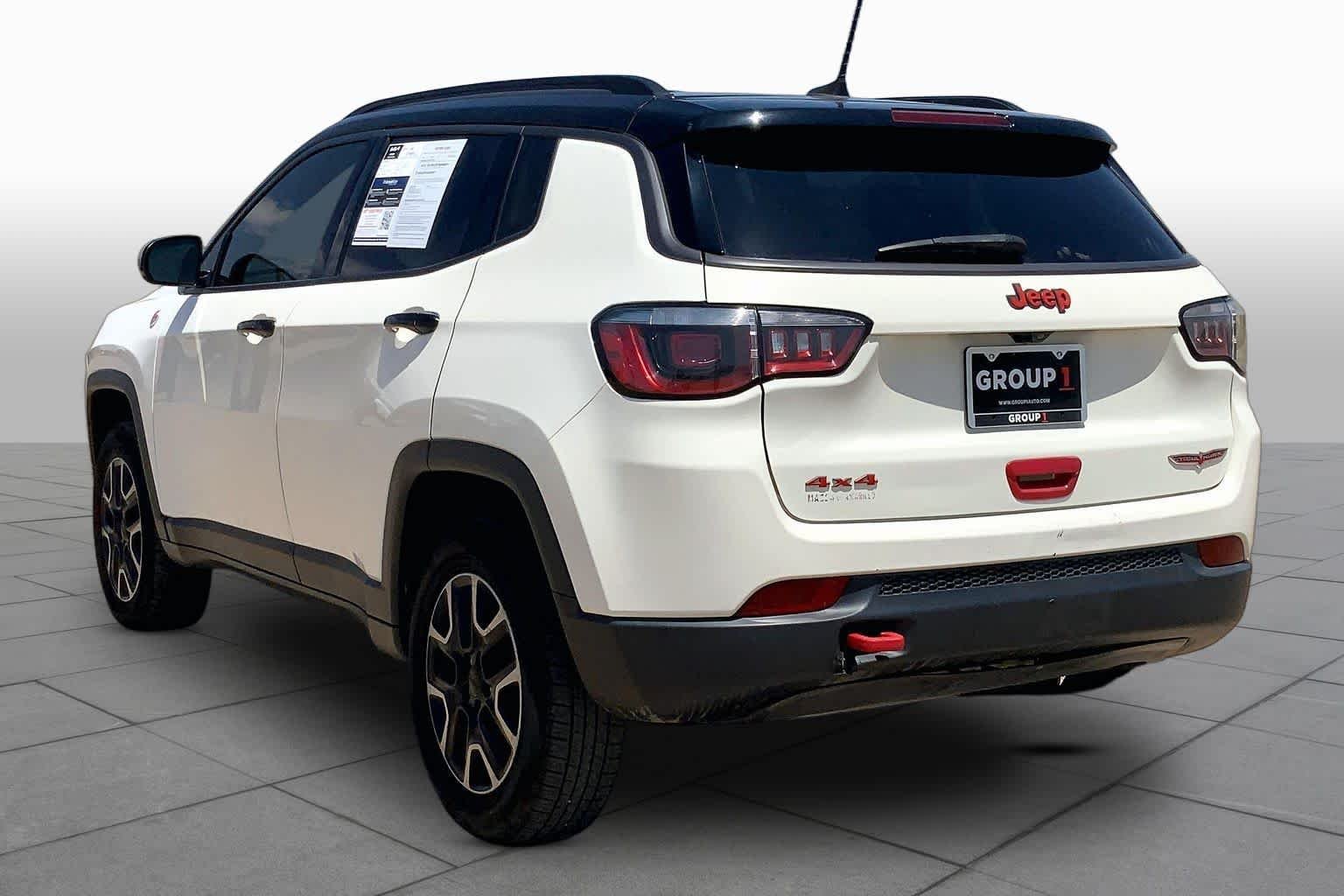 Used 2019 White Clearcoat Jeep Trailhawk image 12