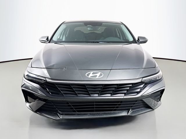 Used 2024 Gray Hyundai SE image 2