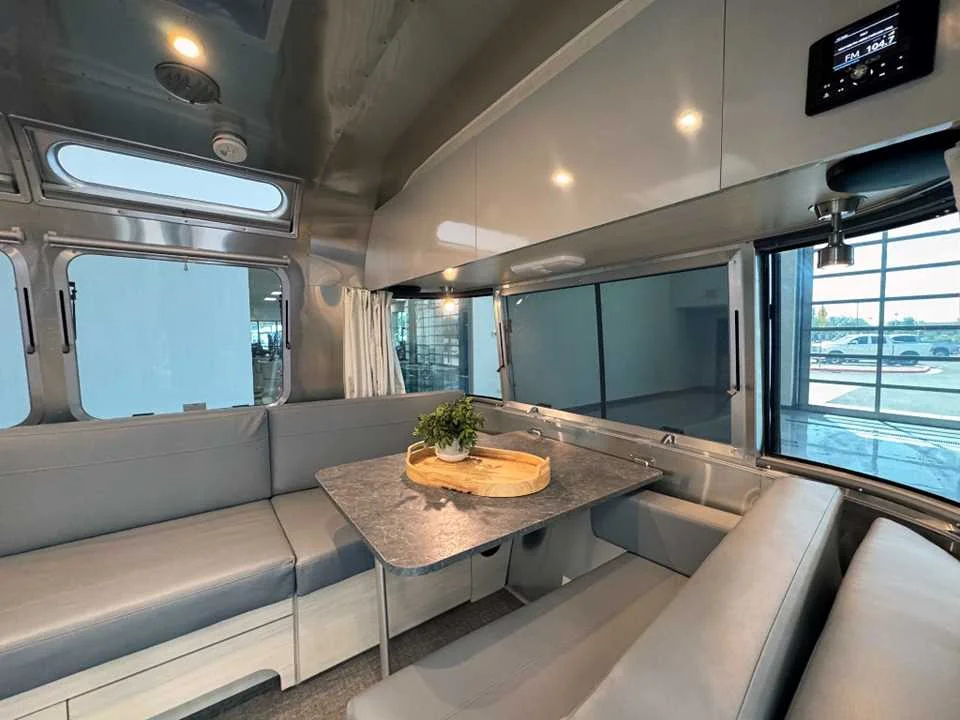 Used 2021 SILVER AIRSTREAM  image 7