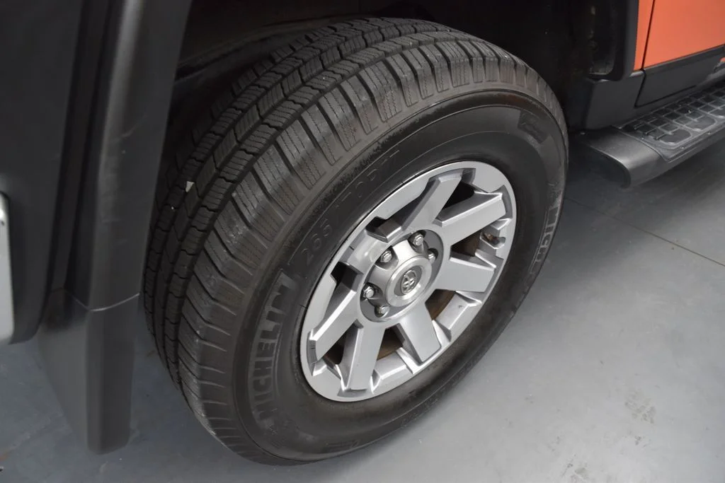Used 2014  Toyota Base image 19