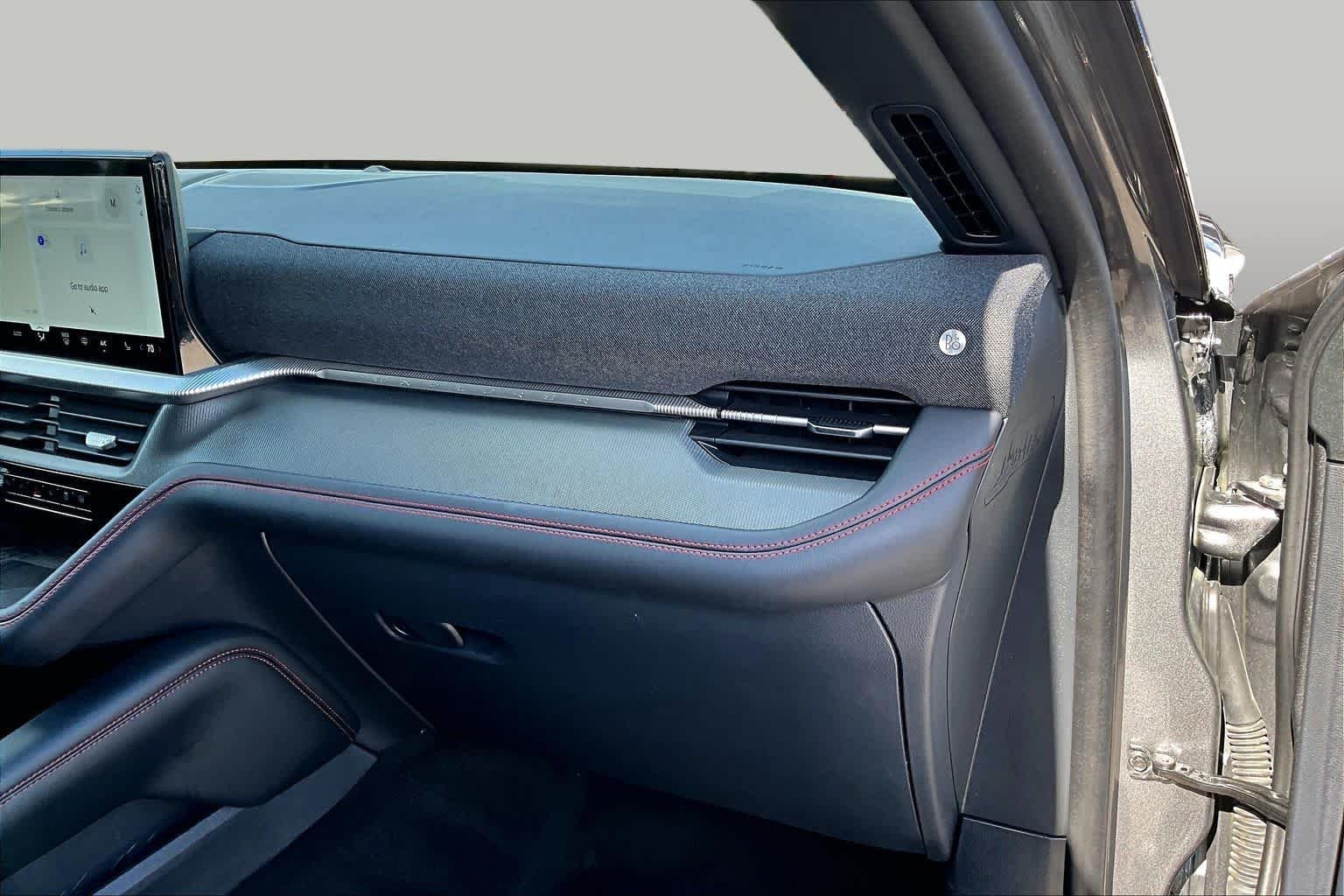 Used 2025 Carbonized Gray Ford ST-Line image 18