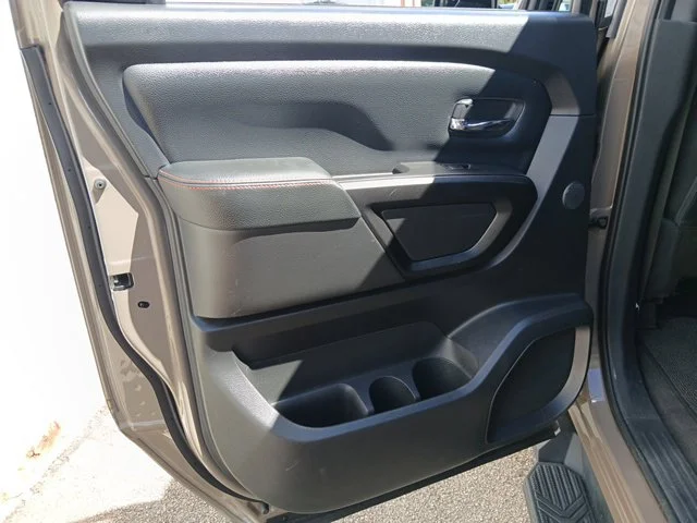 Used 2021  Nissan PRO-4X image 22