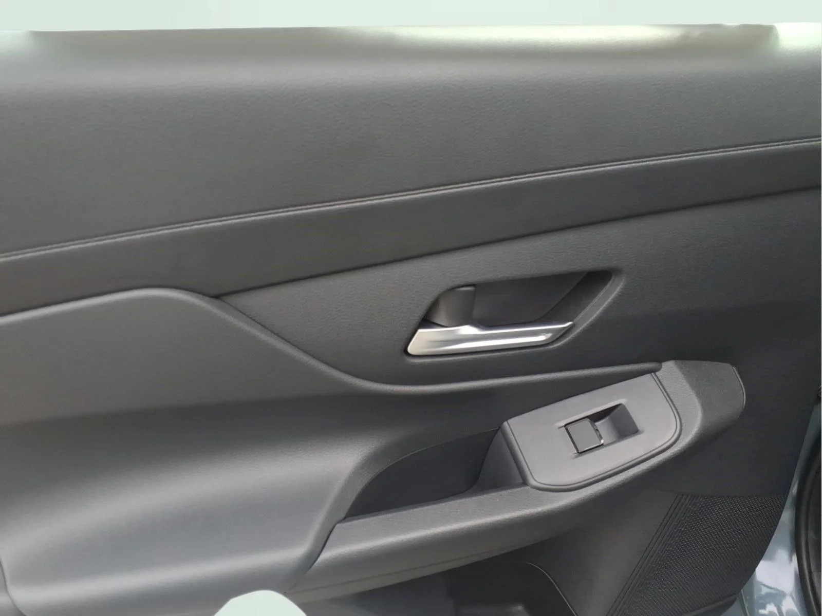 New 2026 Atlantic Gray Metallic Nissan SV image 6