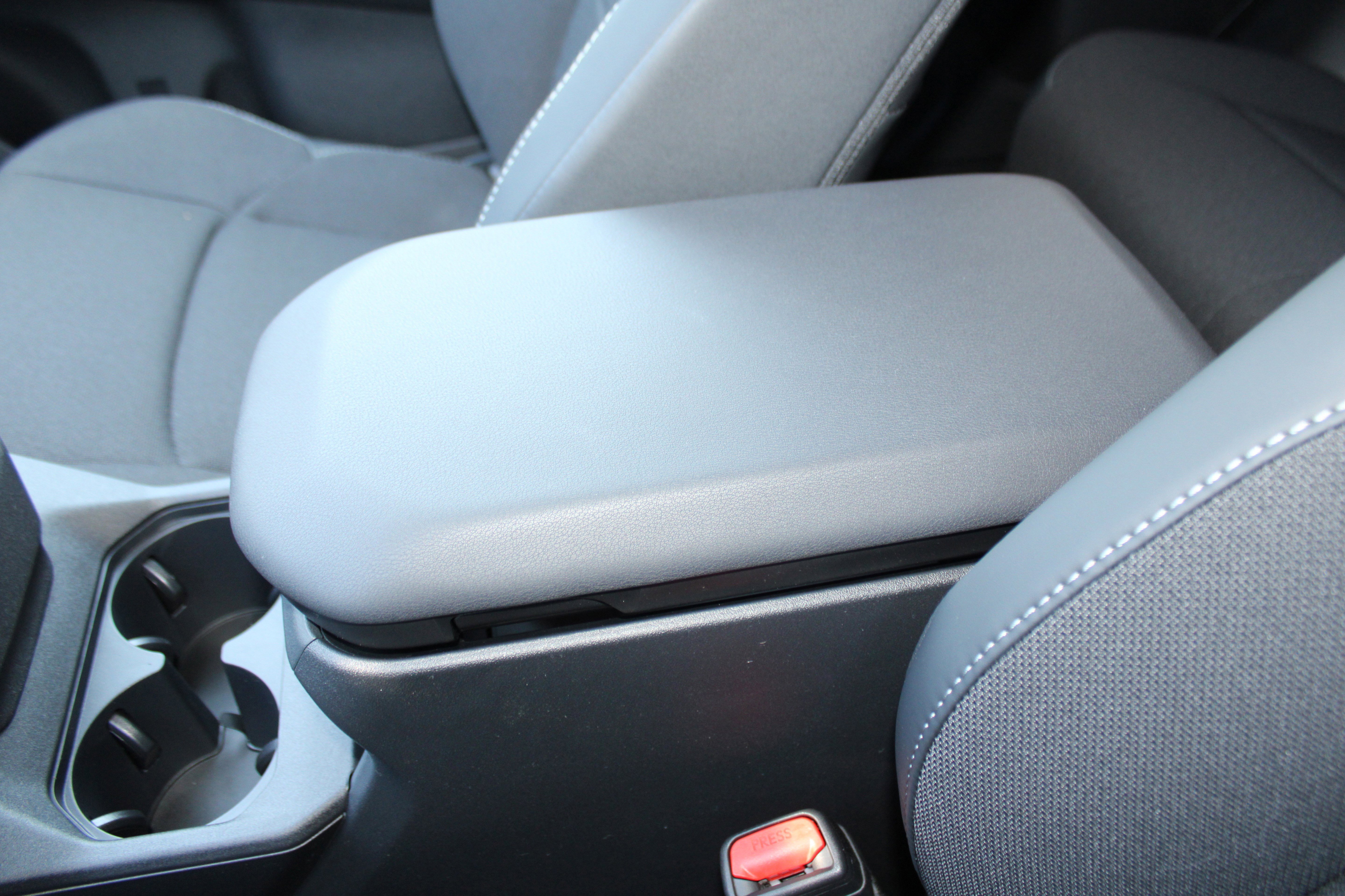 2026 Toyota C-HR SE - Photo 29
