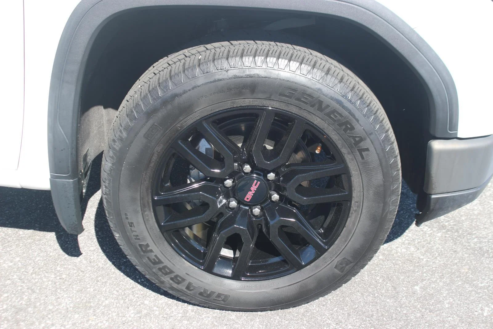 Used 2023 Summit White GMC Elevation image 37