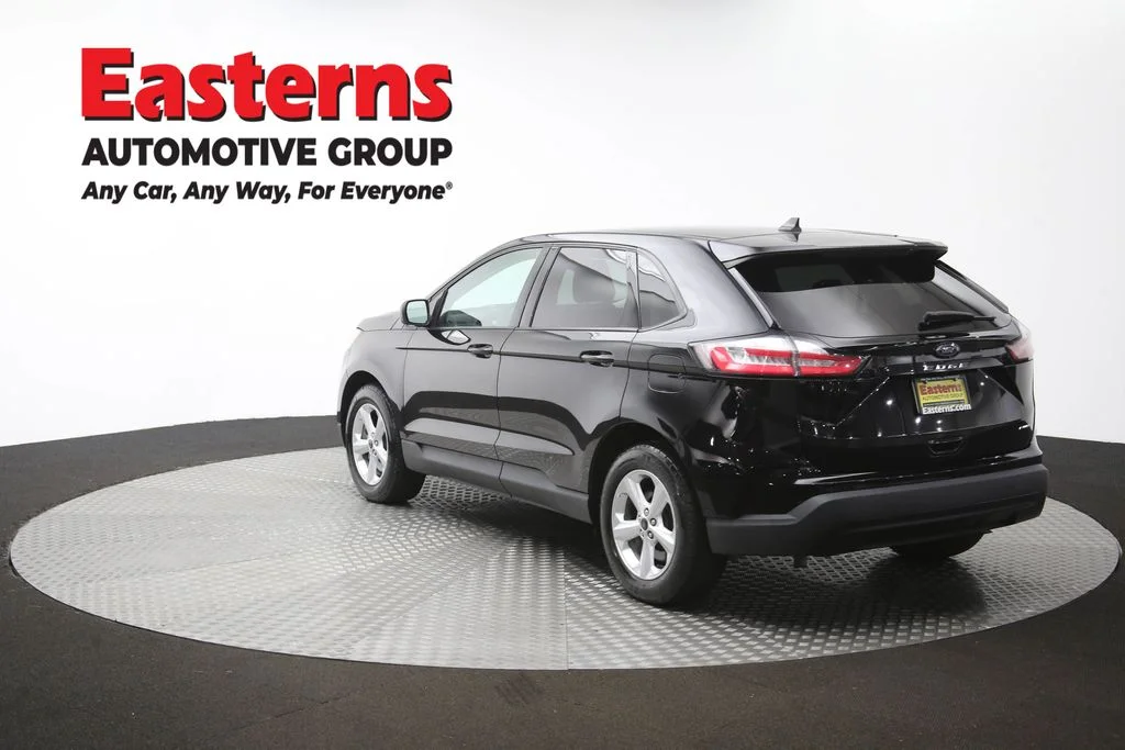 Used 2023 Black Ford SE image 63
