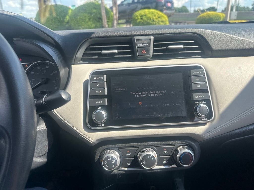 Used 2020 Orange Nissan 1.6 SV image 3