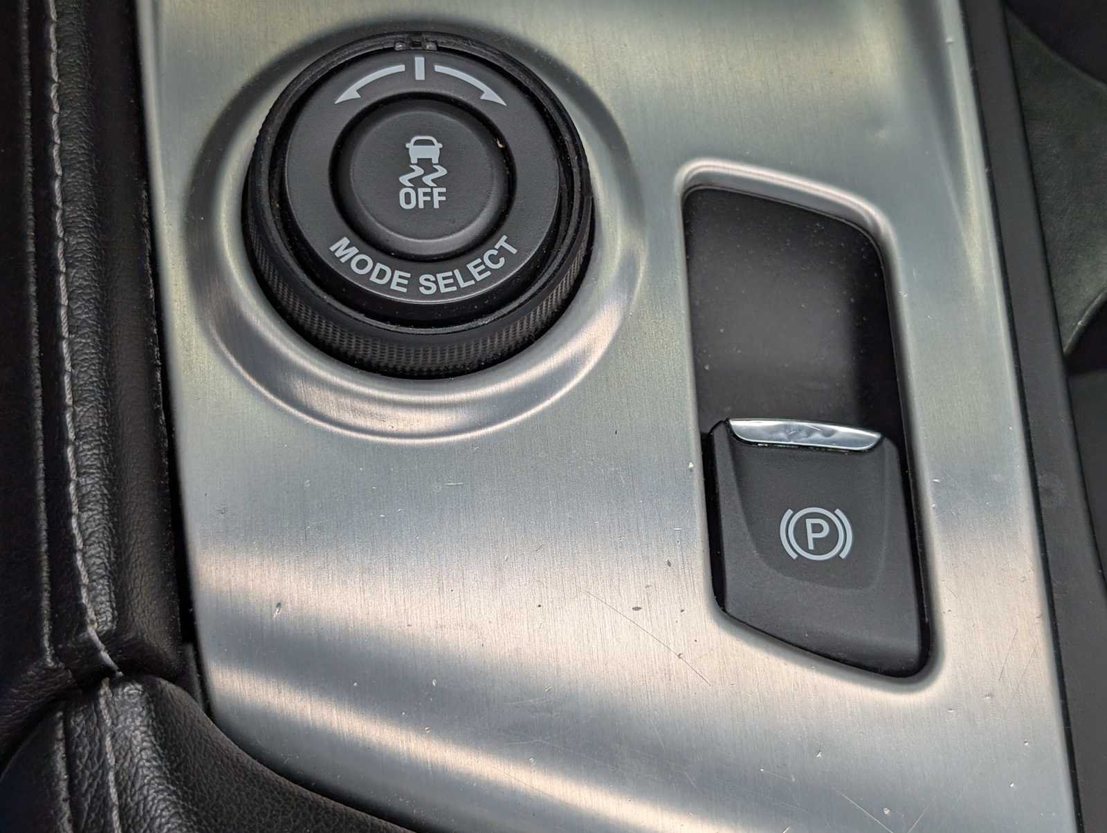 Used 2019 Arctic White Chevrolet 1LT image 24
