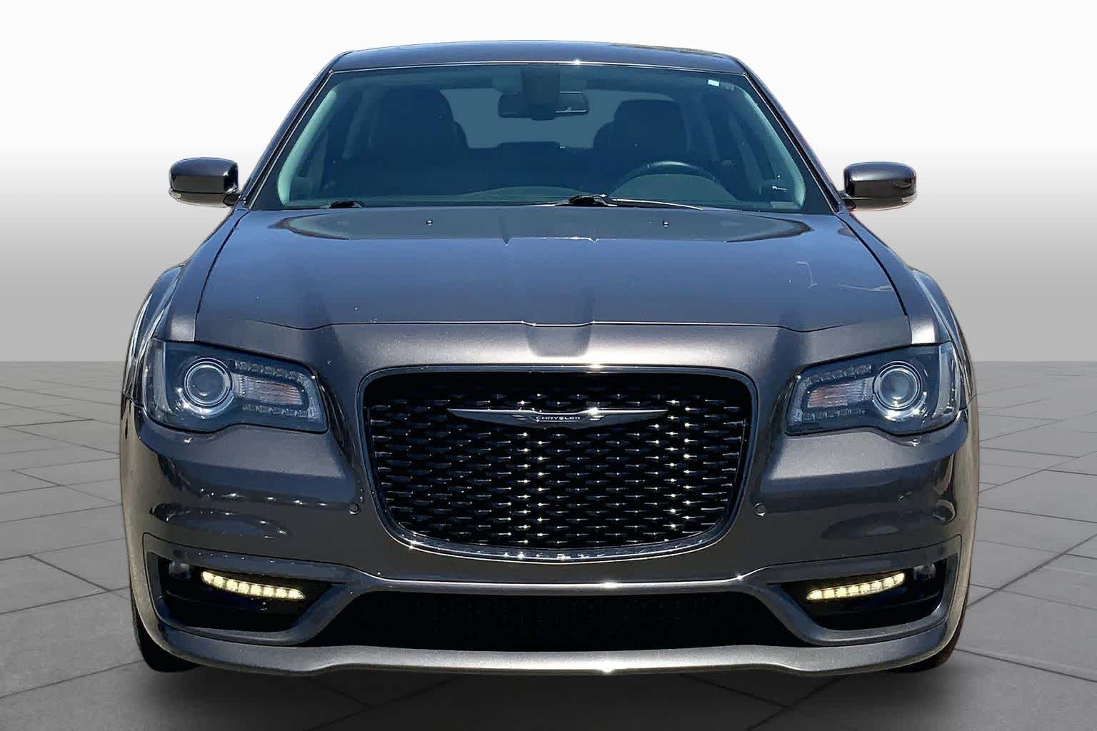 Pre-Owned 2022 Chrysler 300 Touring L