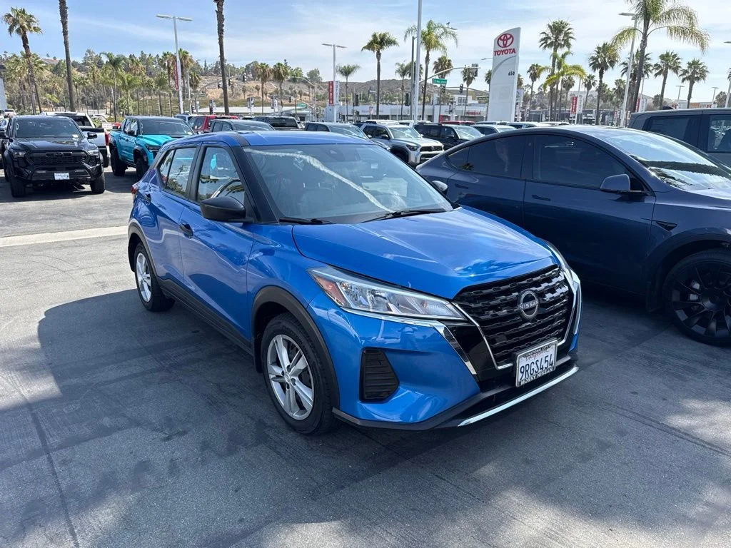 2024 Nissan Kicks S - Photo 2