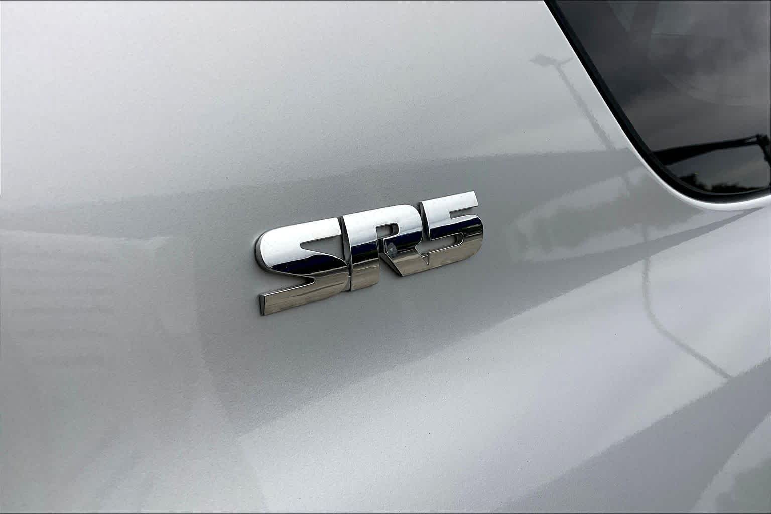Used 2023 Classic Silver Metallic Toyota SR5 image 10