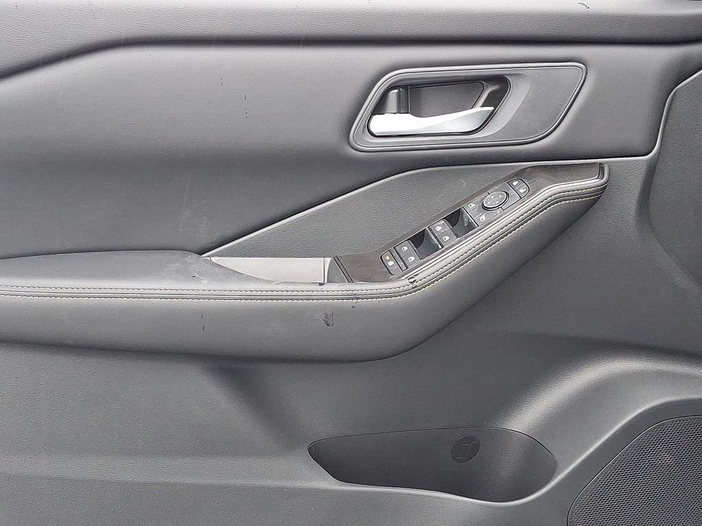 2026 Nissan Rogue — photo 8