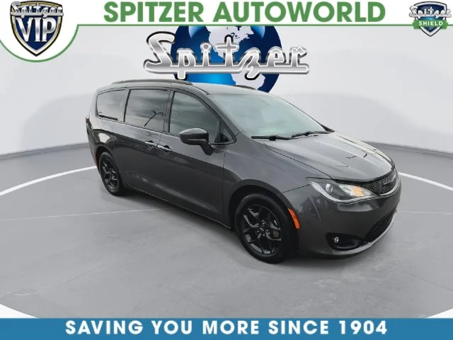 Used 2019 Gray Chrysler Touring Plus image 3