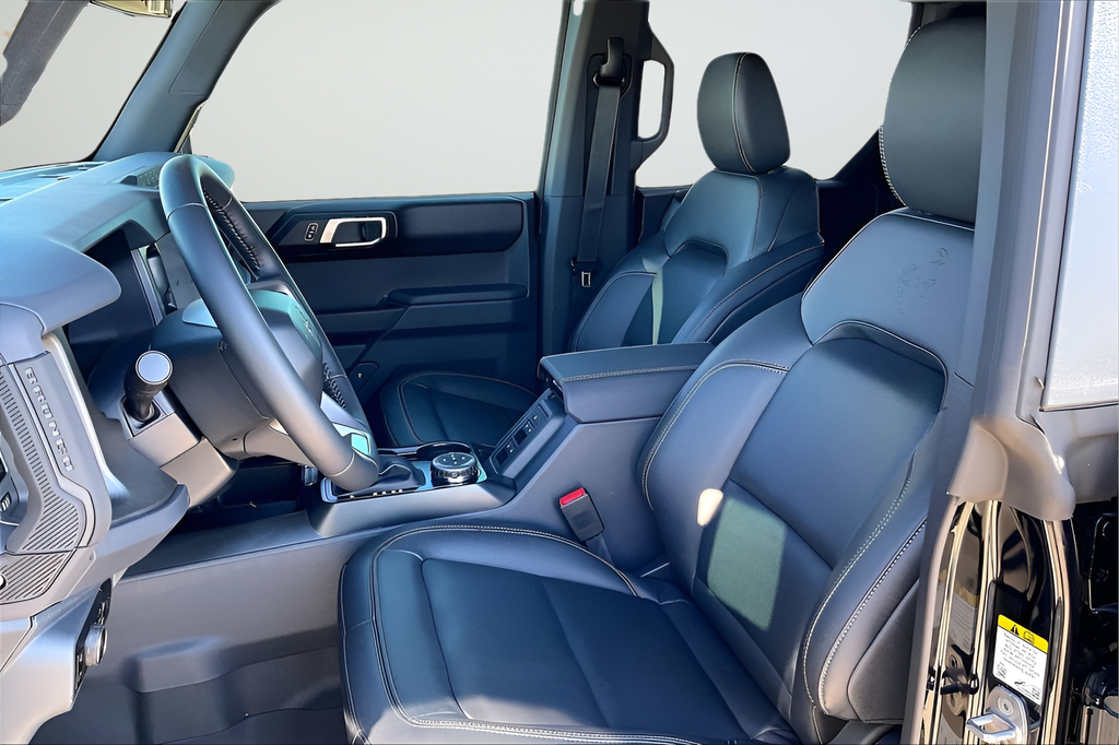 New 2025 Shadow Black Ford Badlands image 10