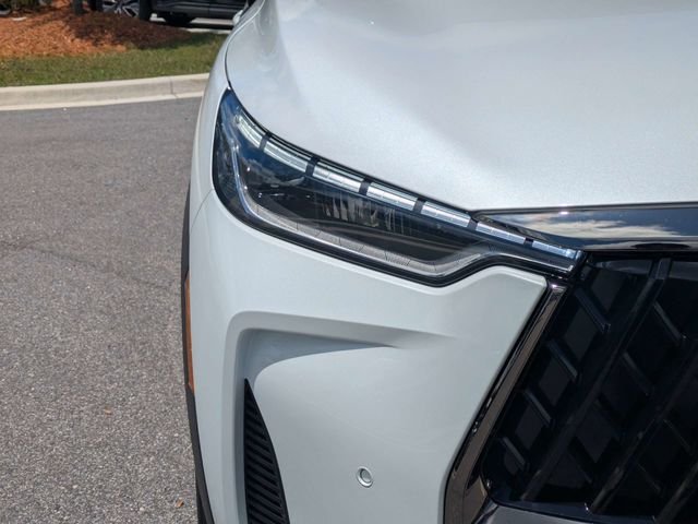 New 2027 2T RAD WHT INFINITI Sport AWD image 9