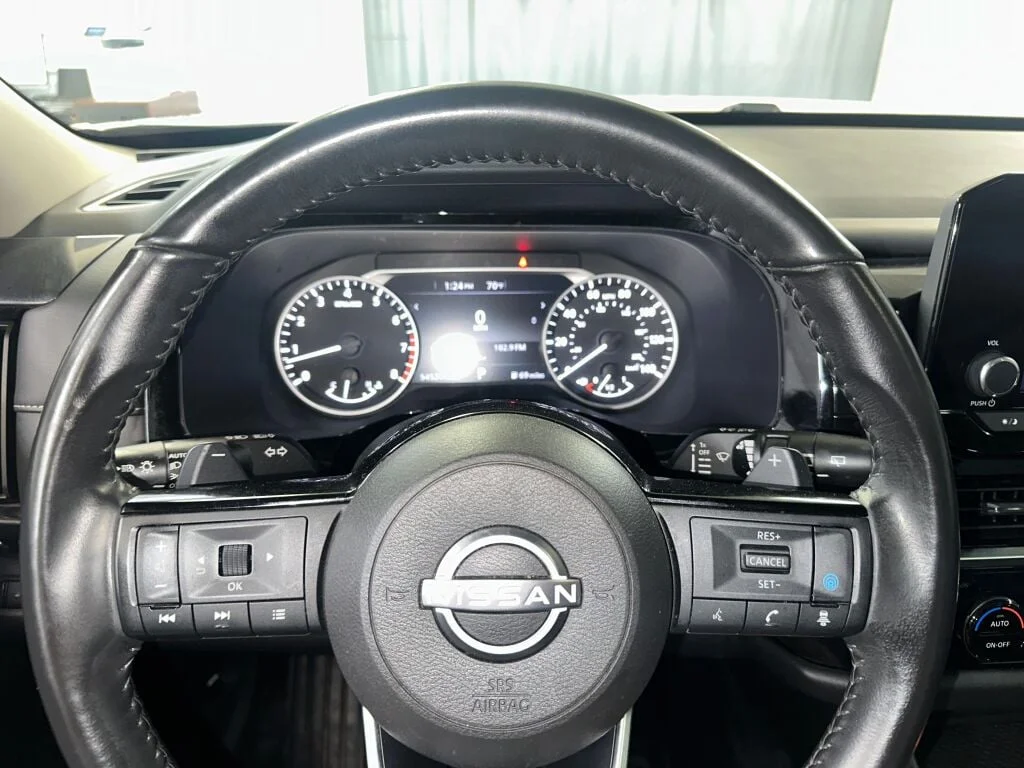 2023 Nissan Pathfinder SV - Photo 10
