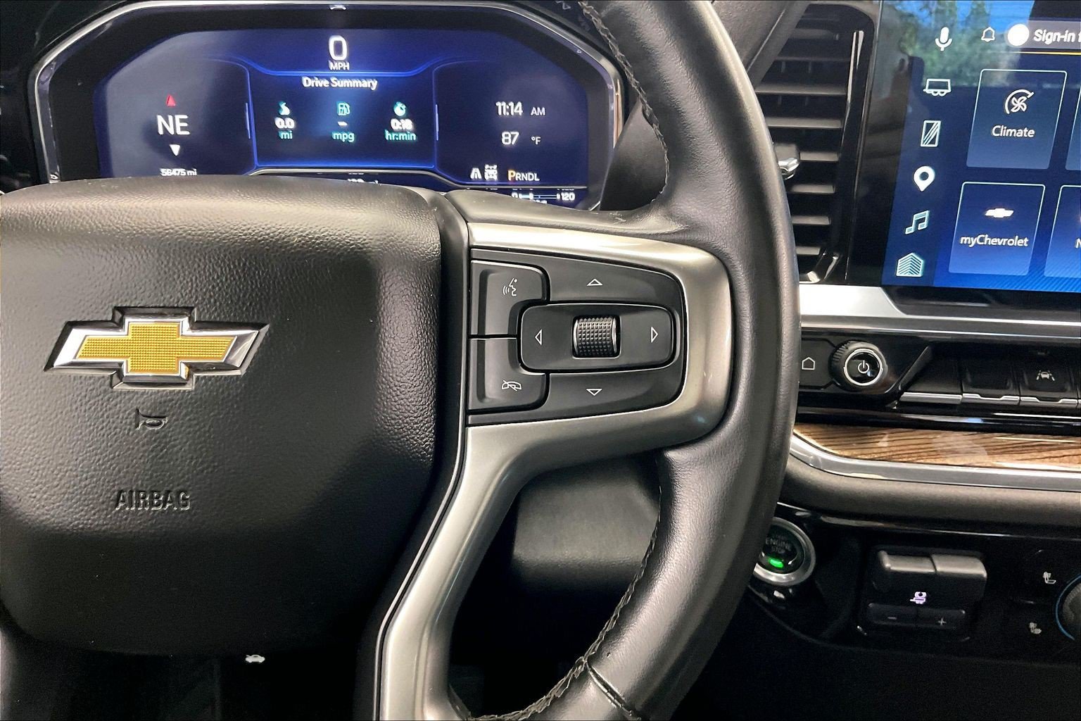 Used 2025 Summit White Chevrolet LT image 21