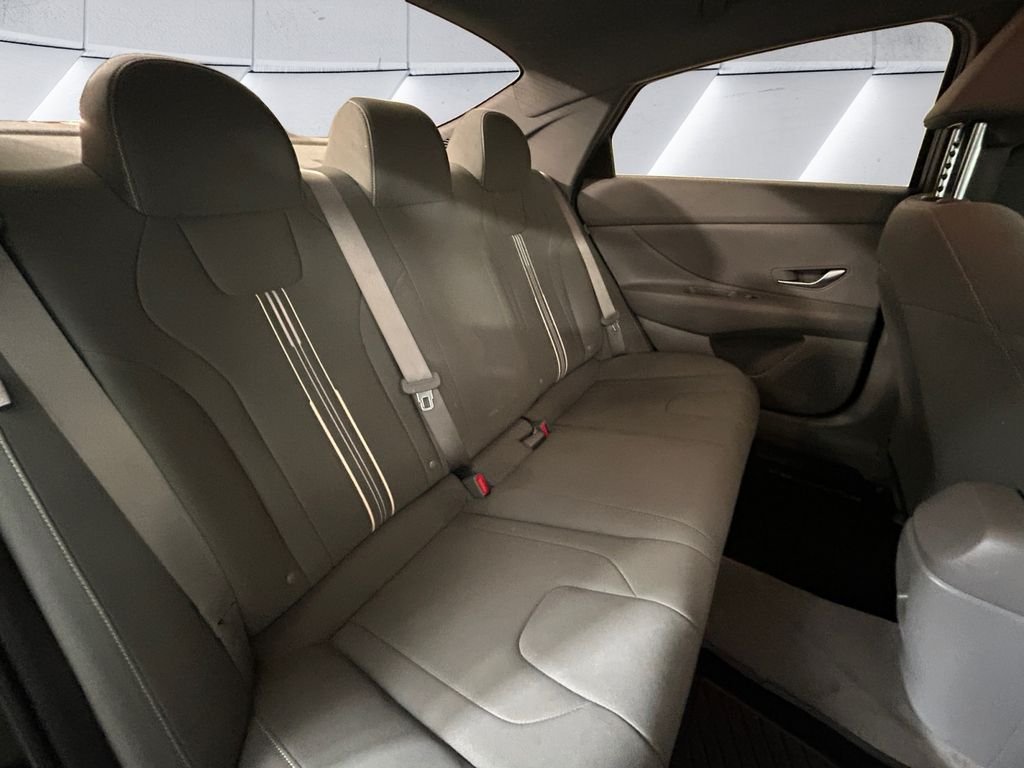 Used 2024 Black Hyundai SEL image 16