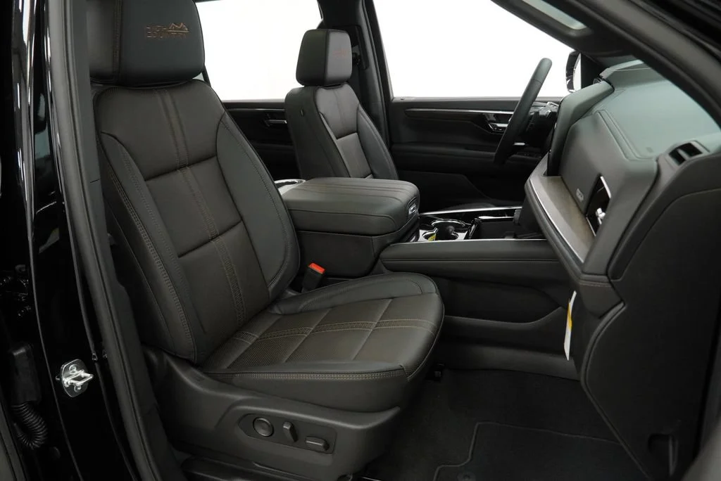 New 2026 Black Chevrolet High Country image 31
