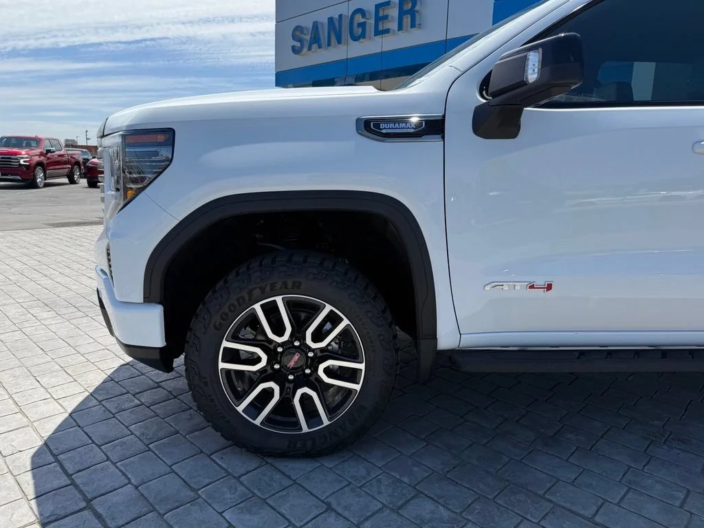 New 2026 Summit White GMC AT4 image 5