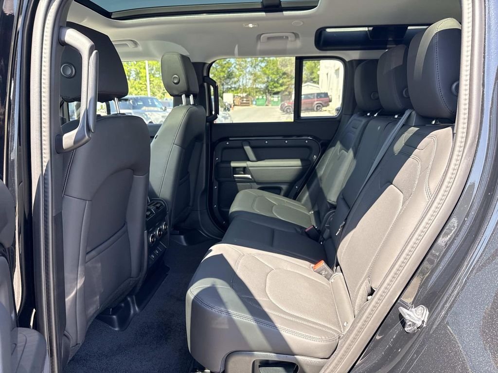 Used 2025 Black Land Rover S image 16