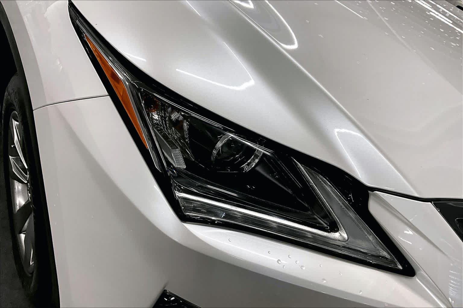 Used 2018 Eminent White Pearl Lexus  image 28
