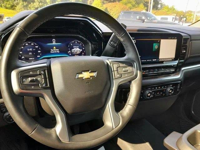 Used 2024 Lakeshore Blue Metallic Chevrolet LT image 11