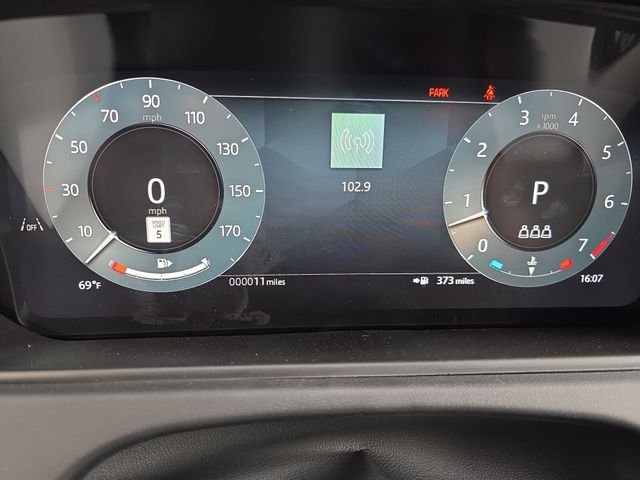 New 2026 Ostuni Pearl White Land Rover Belgravia Edition image 14