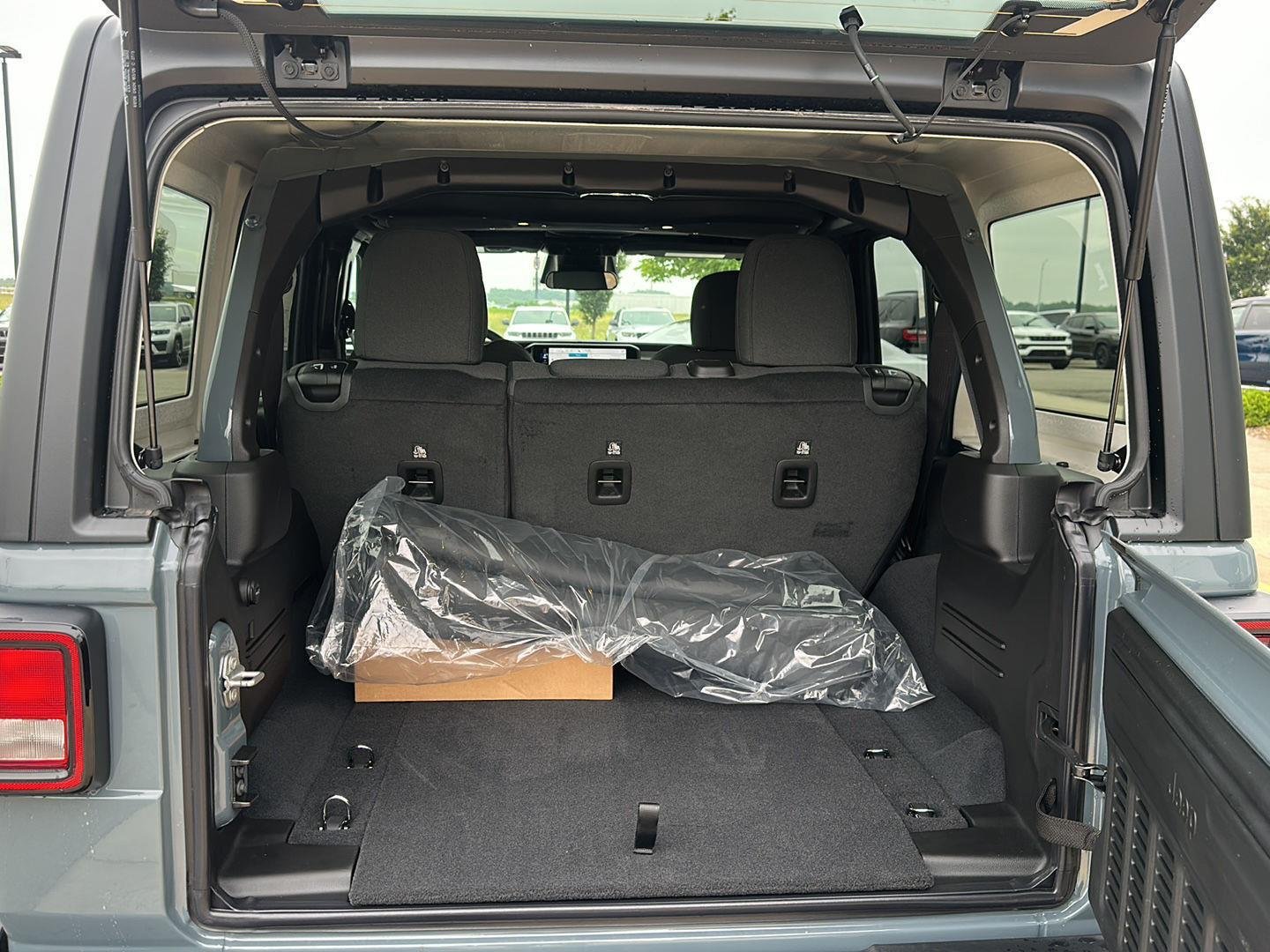 New 2026 Anvil Clear-Coat Exterior Paint Jeep Sport S image 28