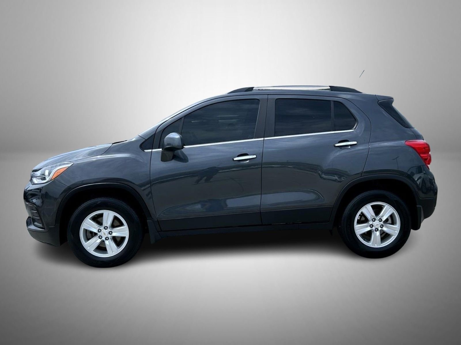 Used 2018 Gray Chevrolet LT image 8