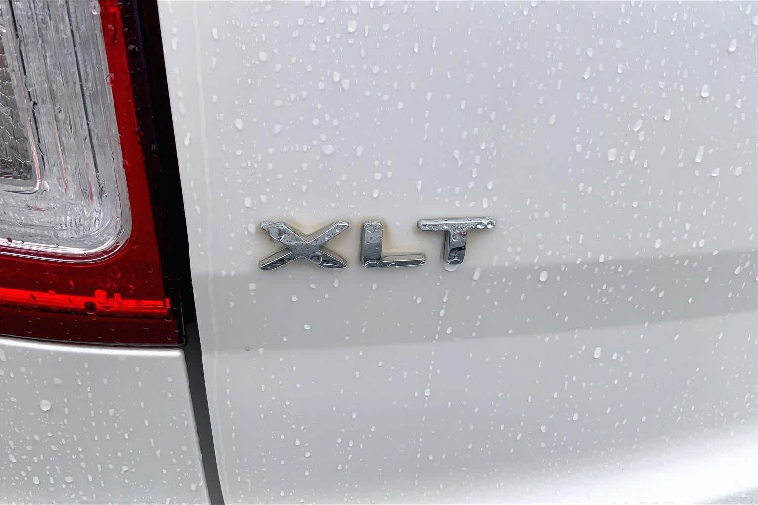 Used 2012 White Platinum Metallic Tri-coat Ford XLT image 29