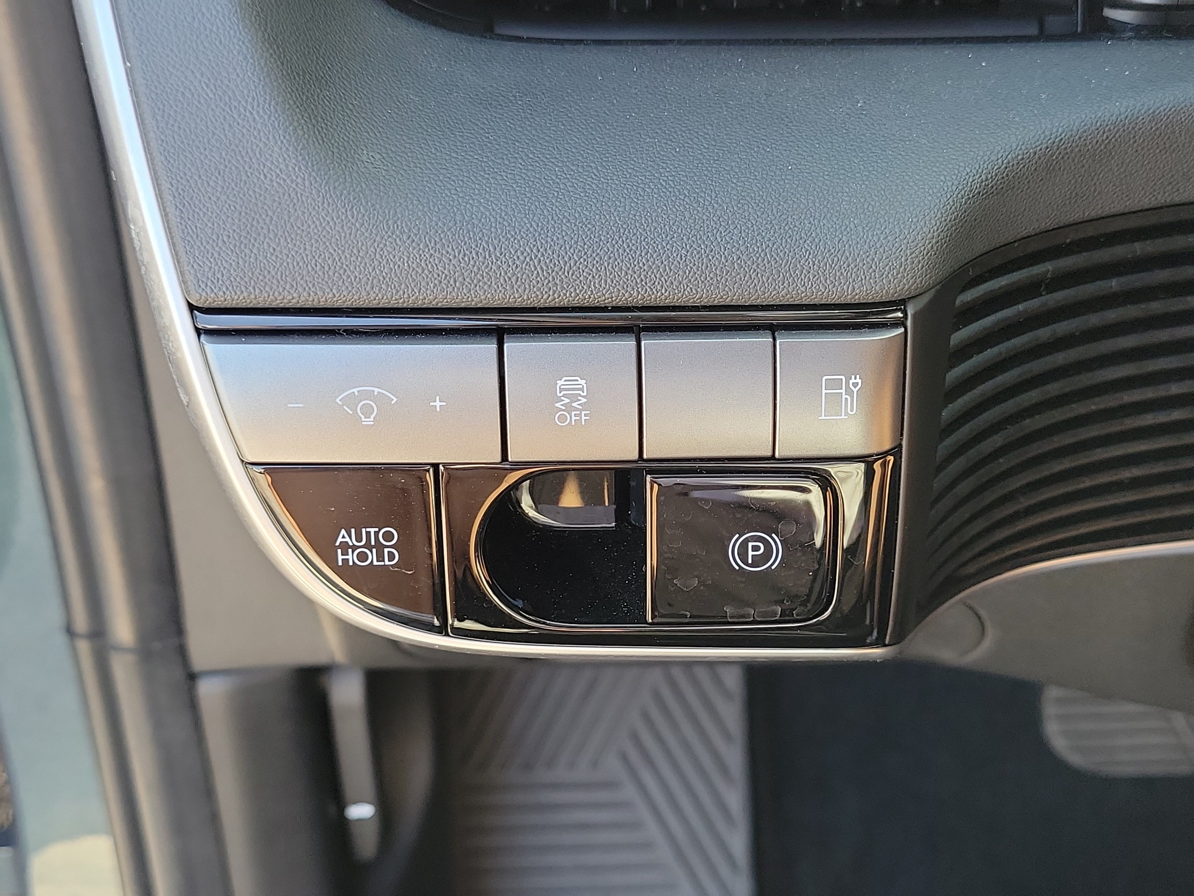 Used 2025 Teal Hyundai SE image 22