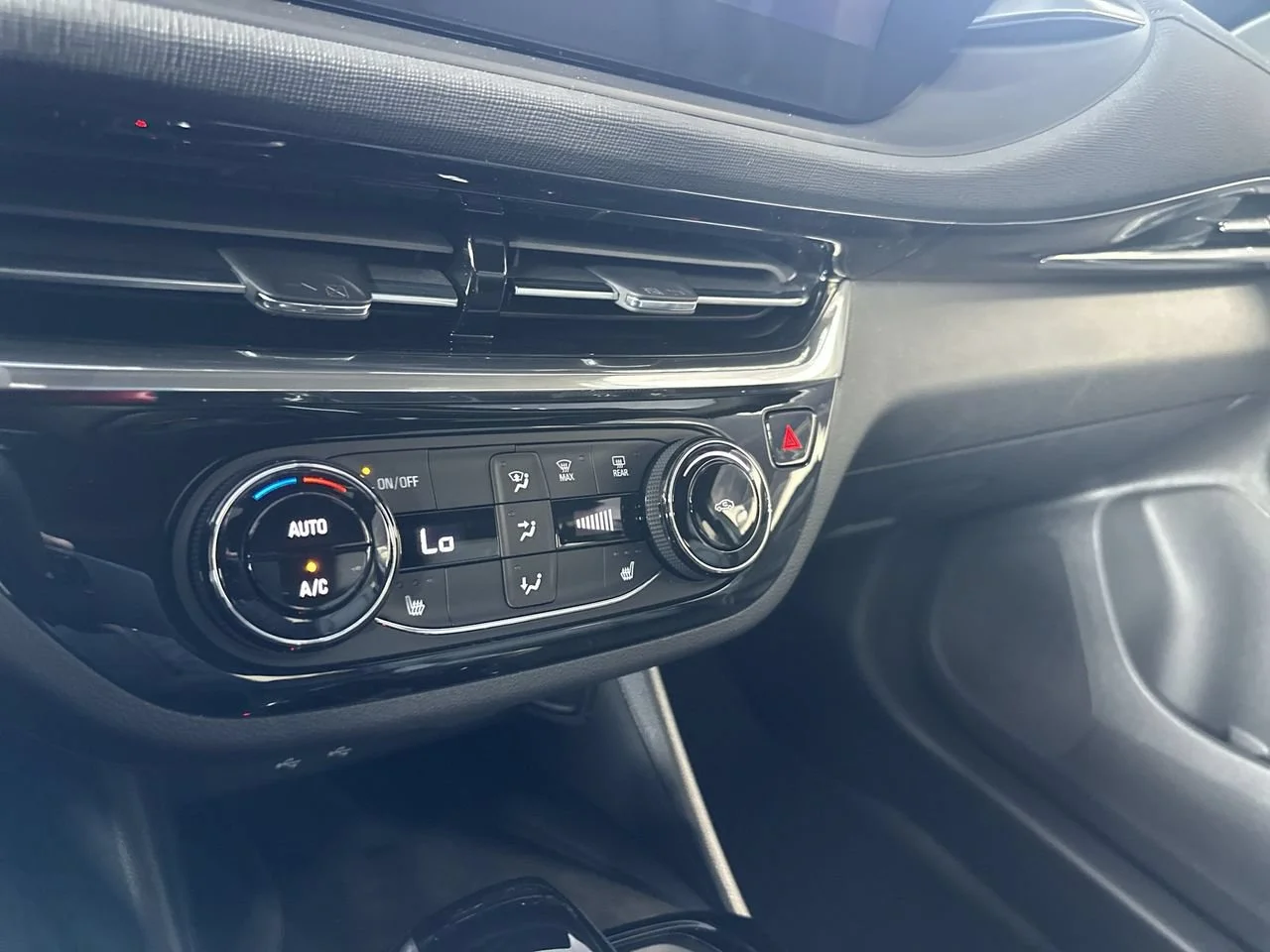2026 Buick Envista Sport Touring - Photo 20
