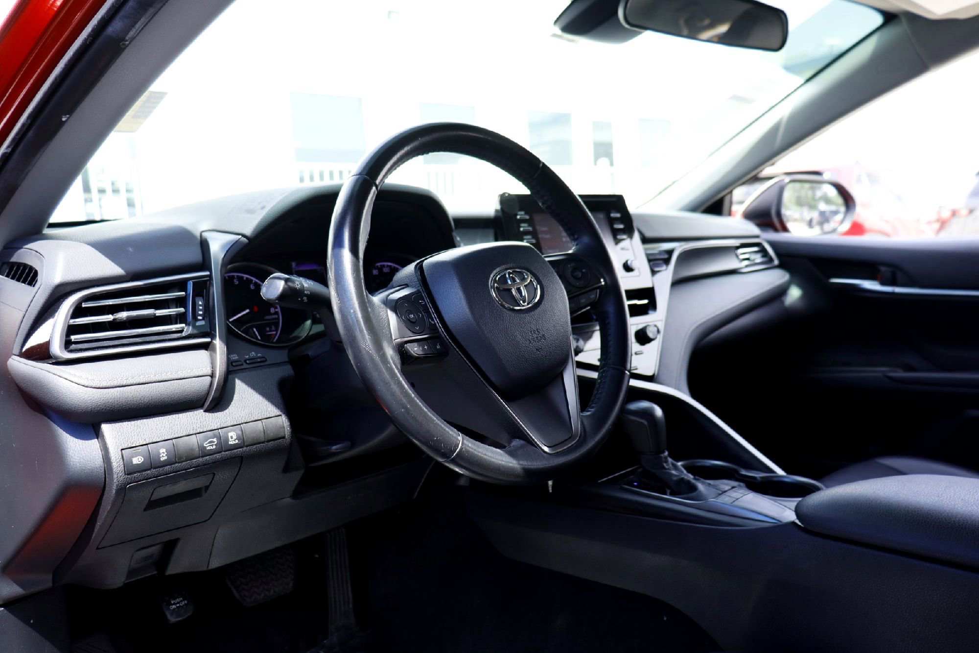 2022 Toyota Camry SE - Photo 9