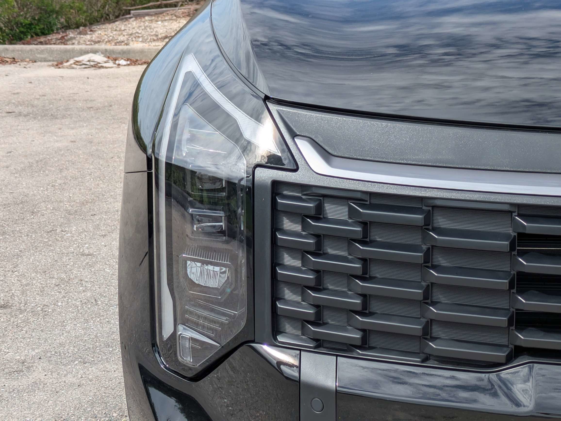 New 2026 Ebony Black Kia LX image 10