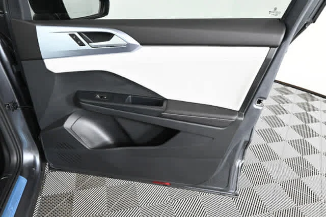 New 2026 Platinum Gray Metallic Volkswagen SE image 10