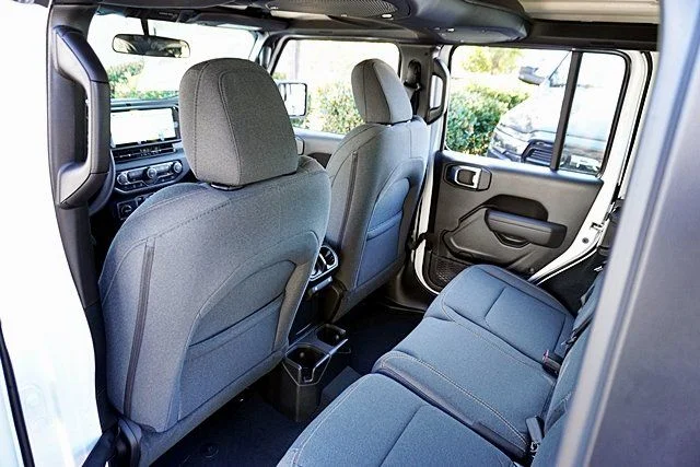 New 2026 Bright White Clear-Coat Exterior Paint Jeep Sport image 22