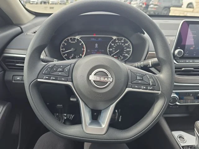 Used 2025 Glacier White Nissan 2.5 SV image 20