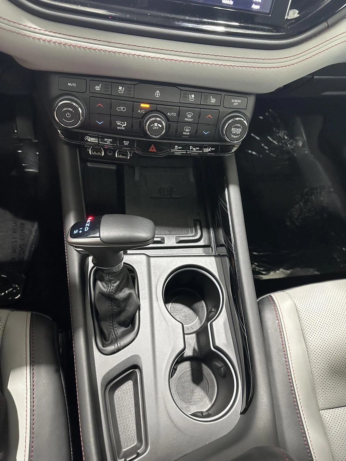 Used 2024 White Knuckle Dodge Citadel image 16