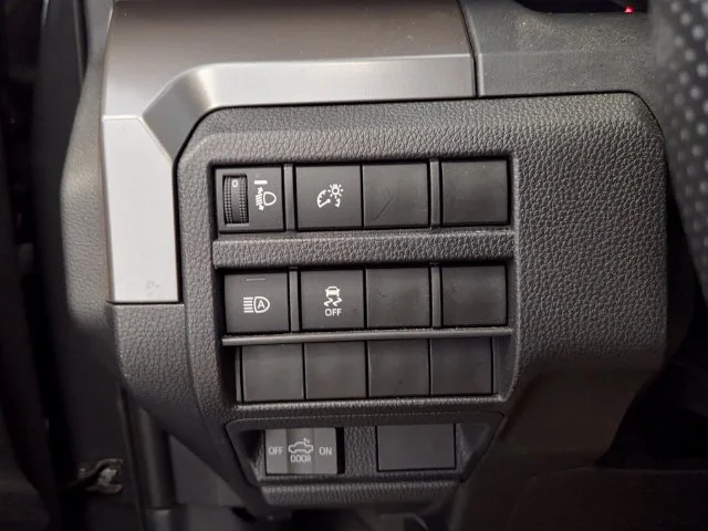 Used 2024  Toyota SR5 image 29