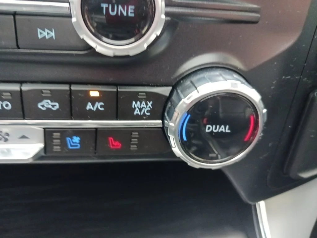 Used 2024 White Ford Lariat image 27