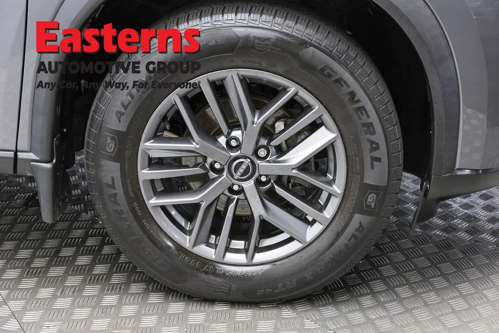 Used 2023 Gray Nissan S image 32