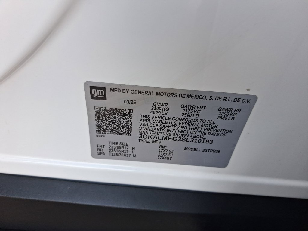 Used 2025 White GMC Elevation image 27