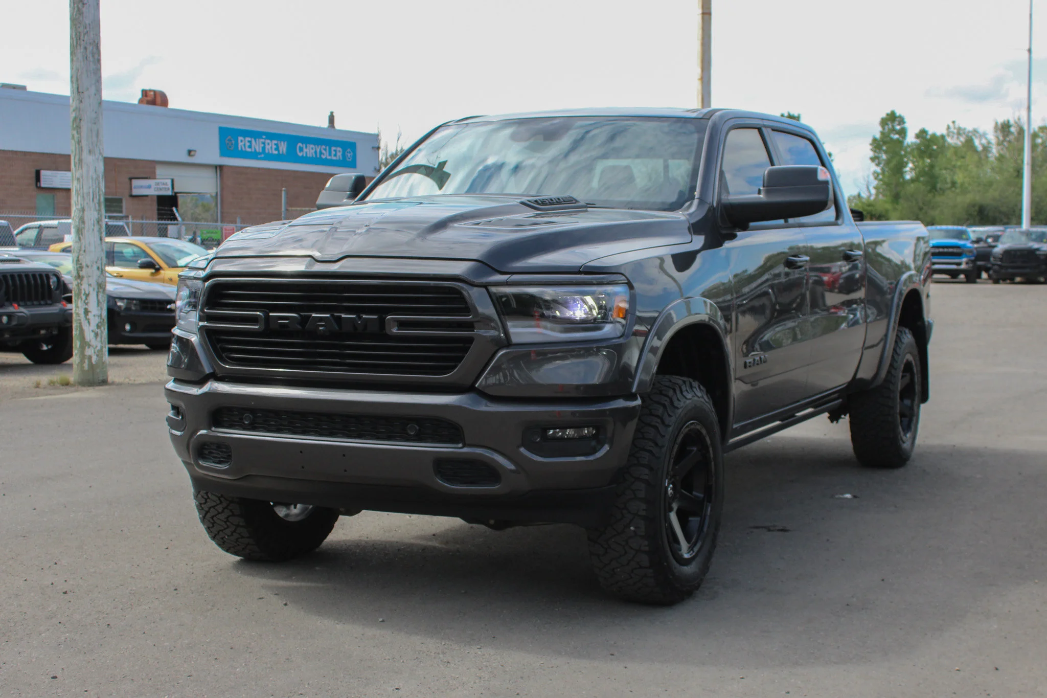 Used 2024 Grey RAM Laramie* Night Crew Cab 4x4 | Lifted | FOX Suspension | Fuel Rims|Heated & Ventilated Seats| image 12