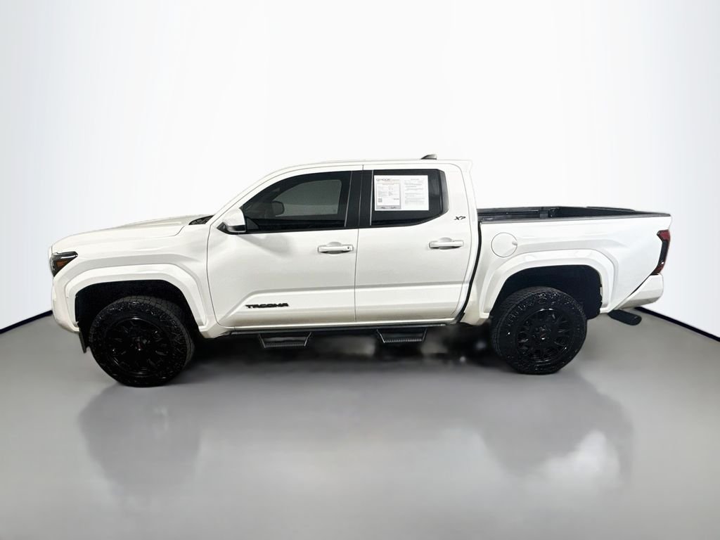 Used 2025 Ice Cap Toyota SR5 image 4