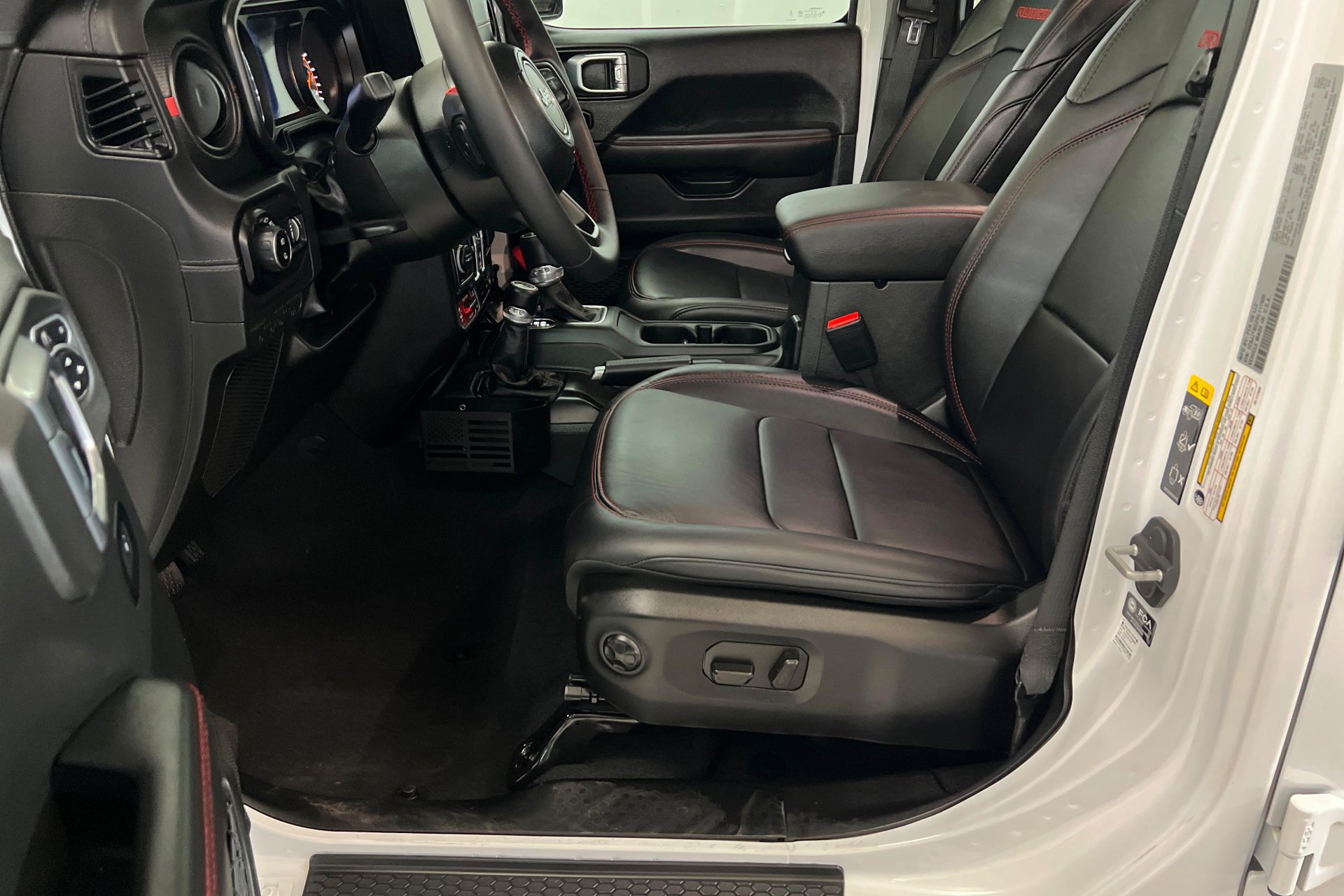 Certified Used 2024 Bright White Clearcoat Jeep Rubicon image 18