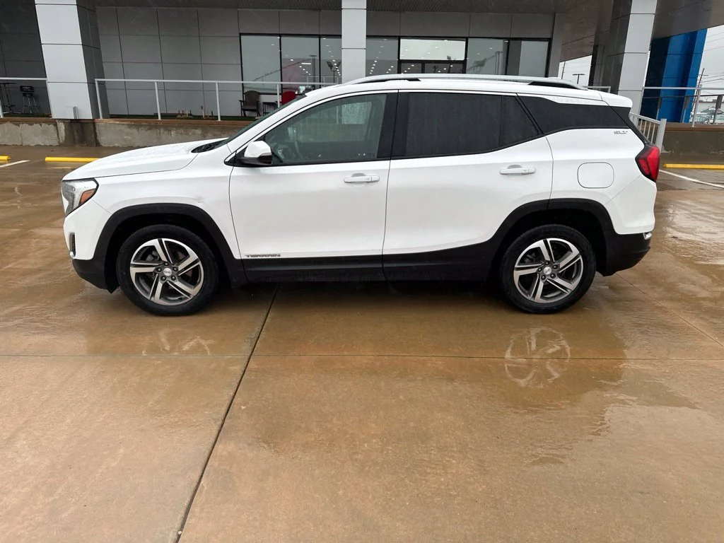Used 2020 White GMC SLT image 28